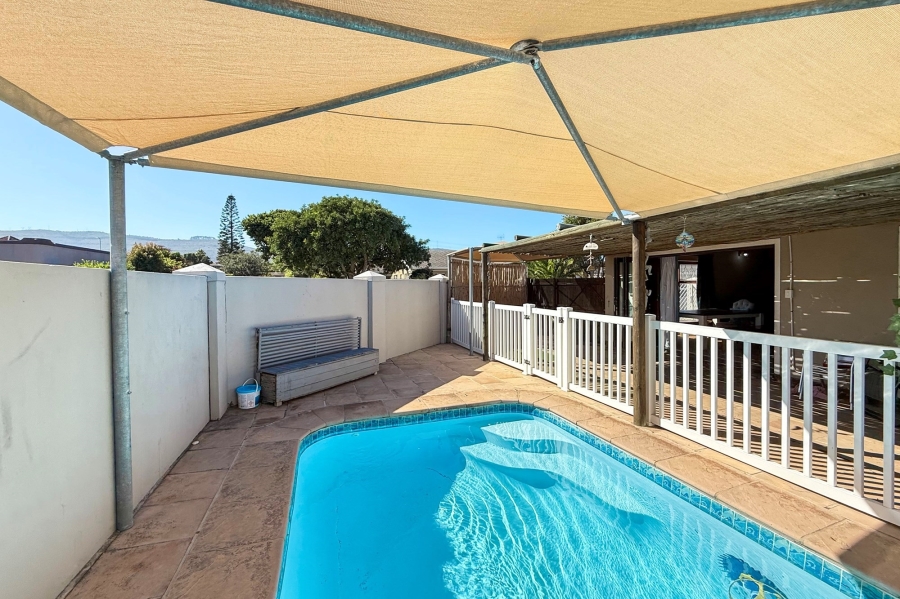 4 Bedroom Property for Sale in Monte Vista Western Cape